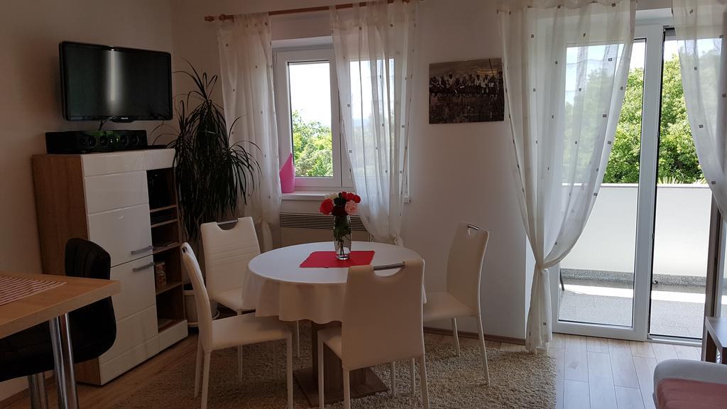 Ferienwohnung Mariva Dramalj Exterior foto