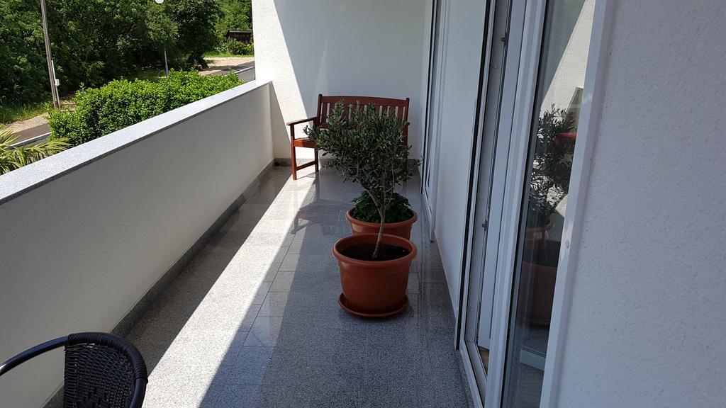 Ferienwohnung Mariva Dramalj Exterior foto