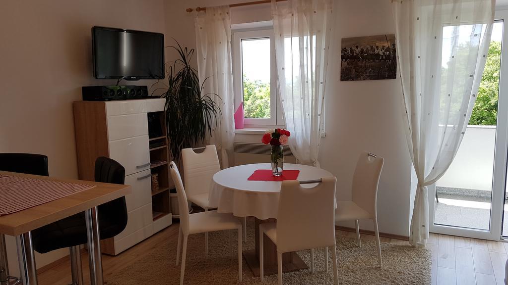 Ferienwohnung Mariva Dramalj Exterior foto